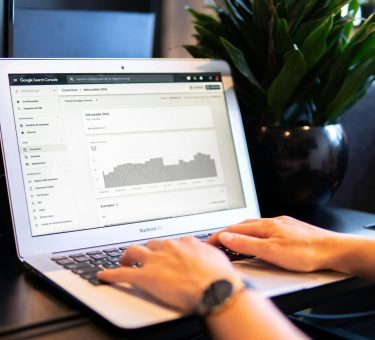 A Worth-Preferring SEO Agency in Dubai - Hire Quick Digital 