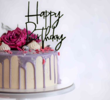 Pros And Cons Of Ordering A Birthday Customised Cake