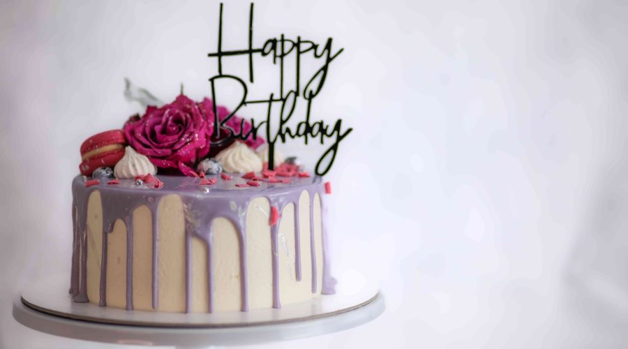 Pros And Cons Of Ordering A Birthday Customised Cake